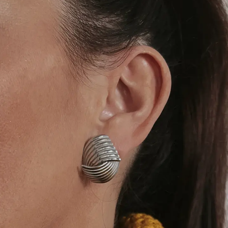 Emari Textured Stud Earrings